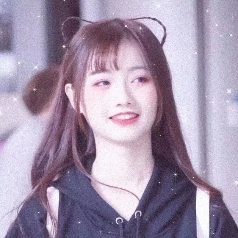 穿着旗袍的女孩