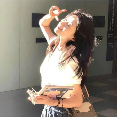 开局华流巅峰，转身养成高冷校花